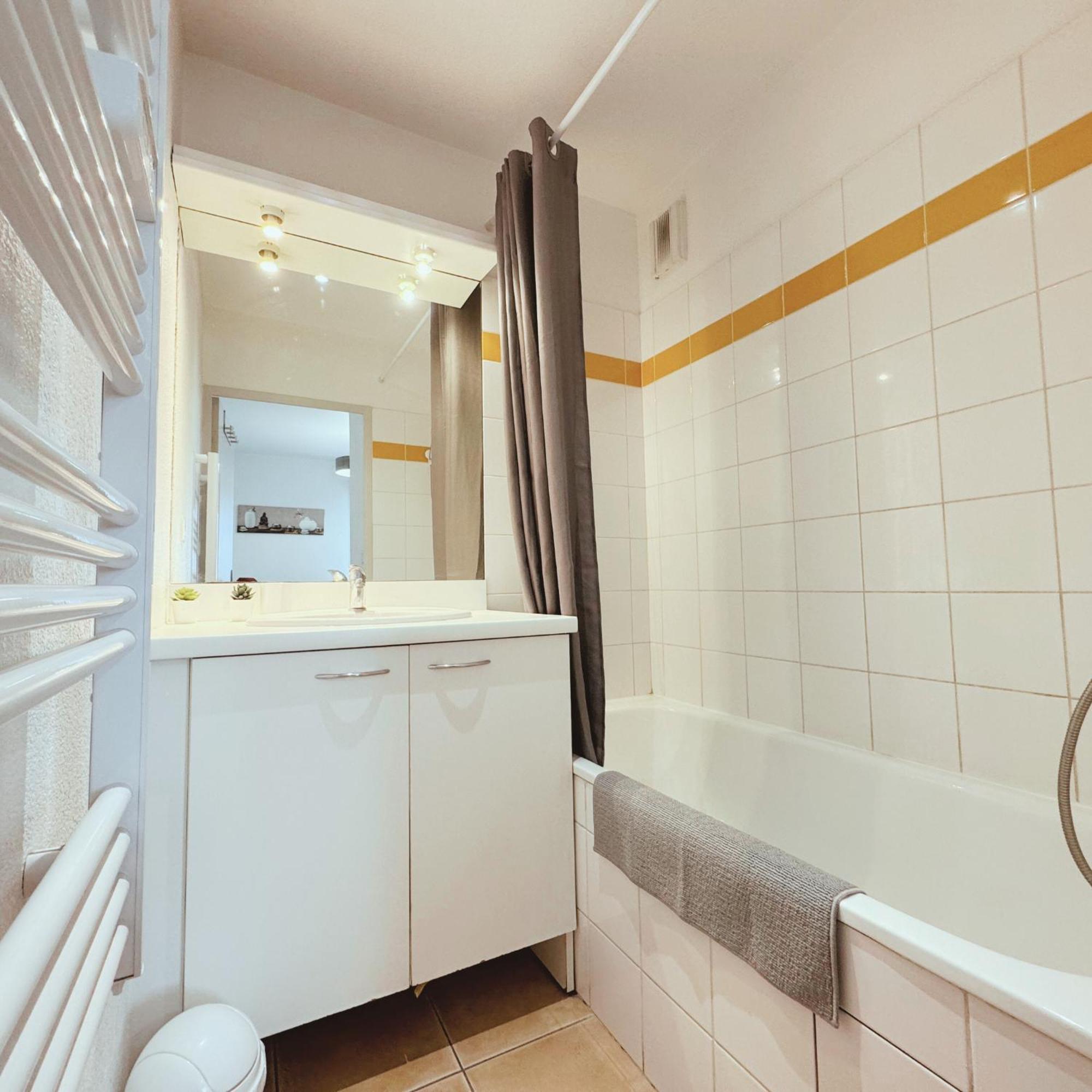 Appartement Residence Prive Avec Parking Wifi Clim Piscine Avignon Kültér fotó